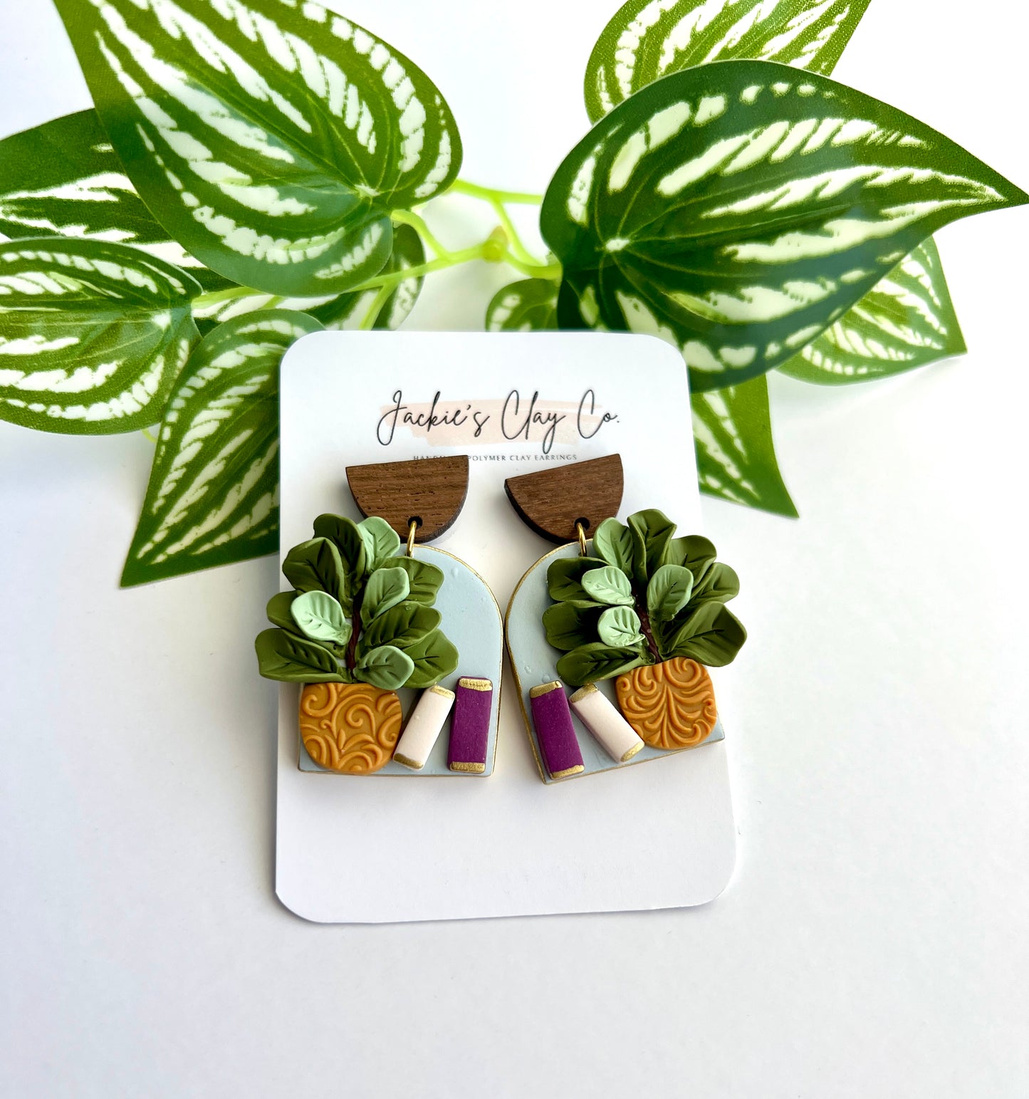 Fiddle Leaf Plant & Books